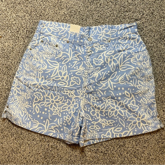 Bill Blass Classic Fit Jean Shorts Women’s Light Blue Flower Print Size 10 - Picture 1 of 6
